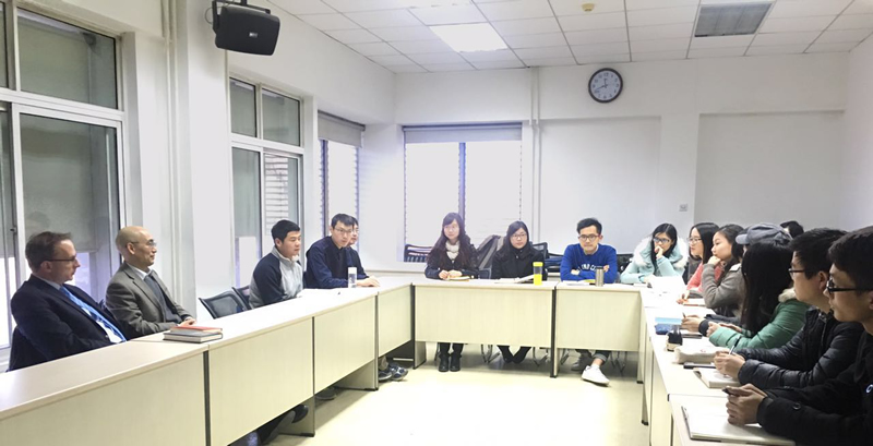 欧立德教授与青年学子餐叙